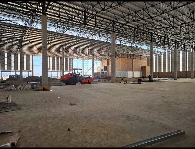 6,000M² WAREHOUSE TO LET IN LANSERIA